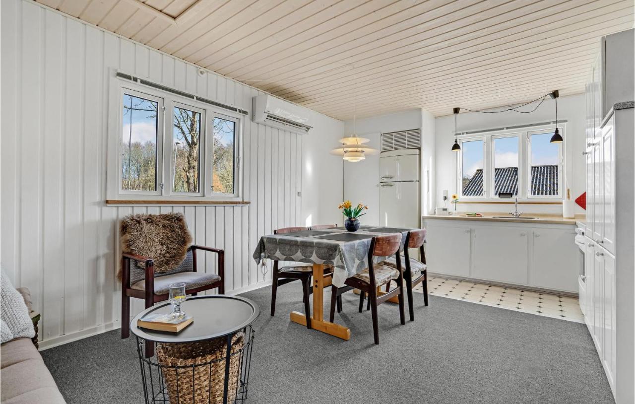 3 Bedroom Lovely In Give *